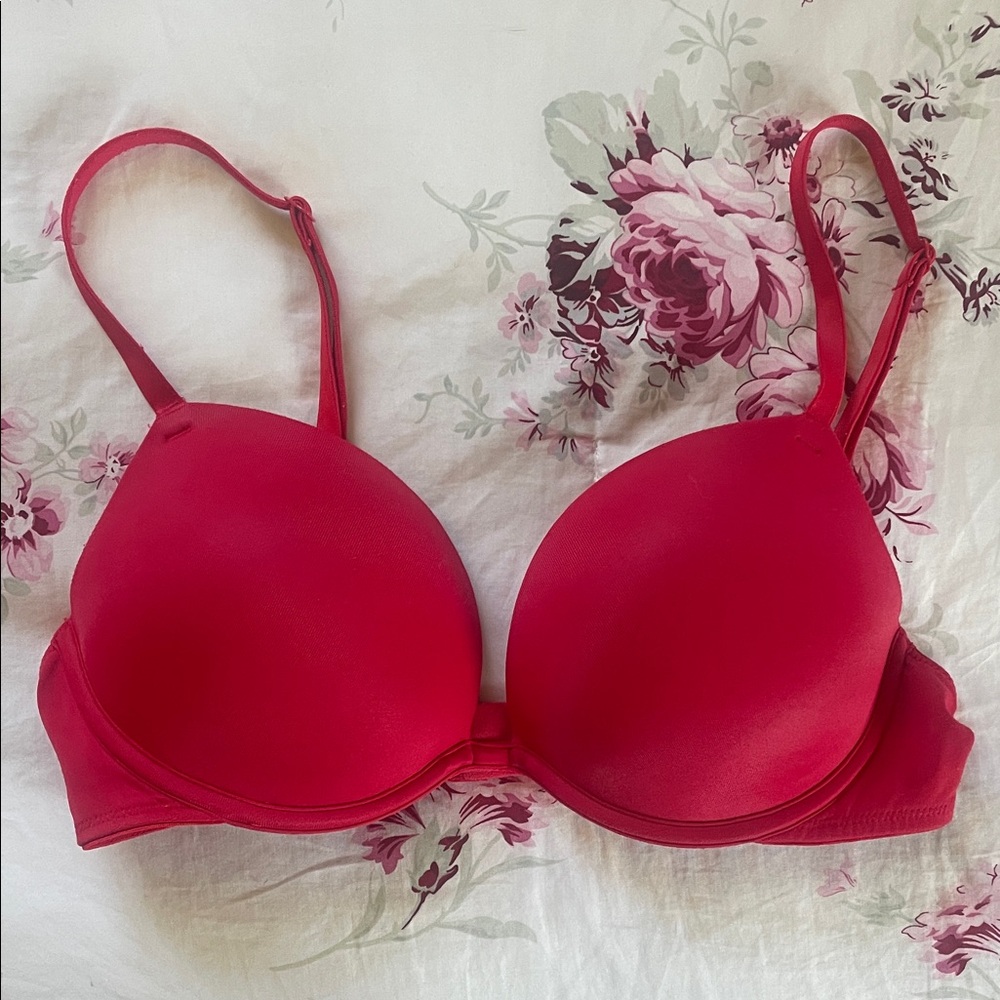 Victoria’s Secret Wear Everywhere Super Push-Up